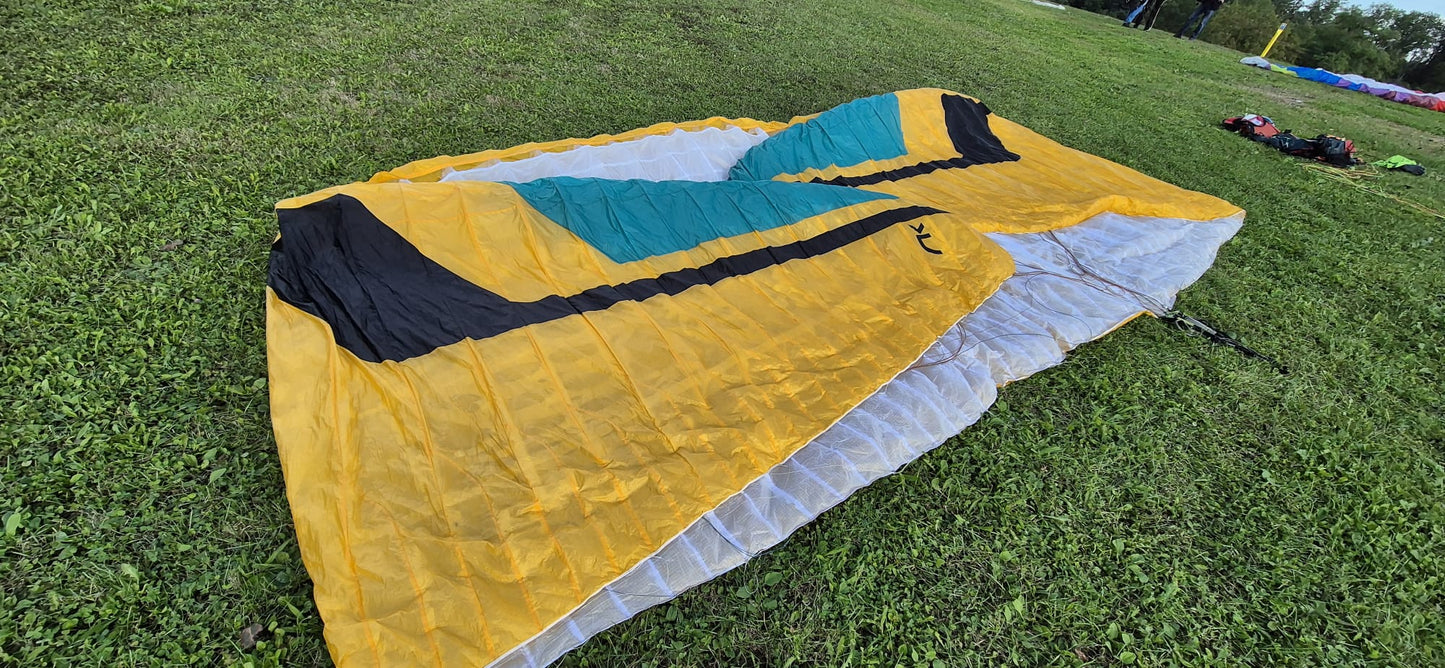 NIVIUK Artik R 27 wasp